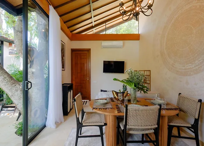 New Cozy 1 Bedroom Garden With Private Pool *